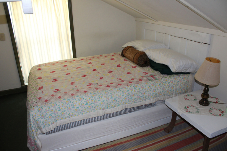 Bedroom 2, Shalom Chalet, Garland