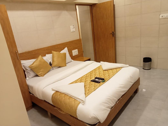 Bedroom 3, Hotel New Sarah Inn, Mumbai Suburban