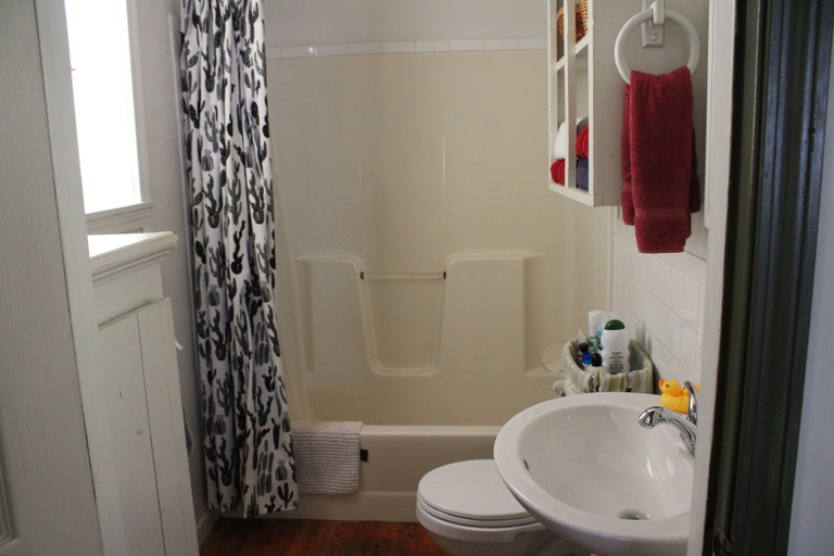 Bathroom, Shalom Chalet, Garland