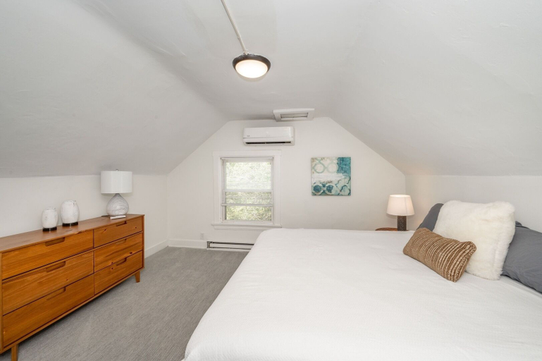 Bedroom 2, Delta View Retreat Suites, Hamilton