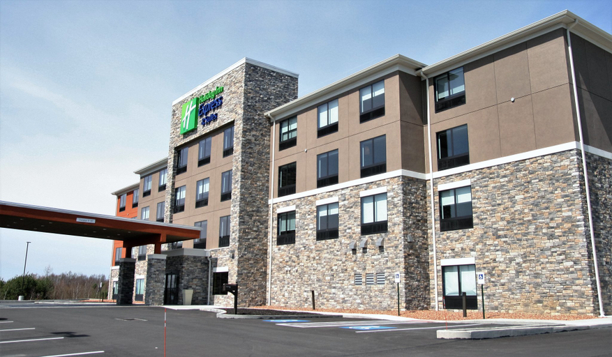 Exterior & Views 2, Holiday Inn Express & Suites CLARION by IHG, Clarion