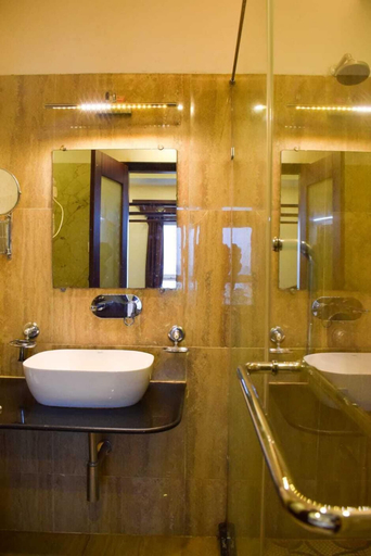 Bathroom 4, Hotel Banaras Haveli, Varanasi