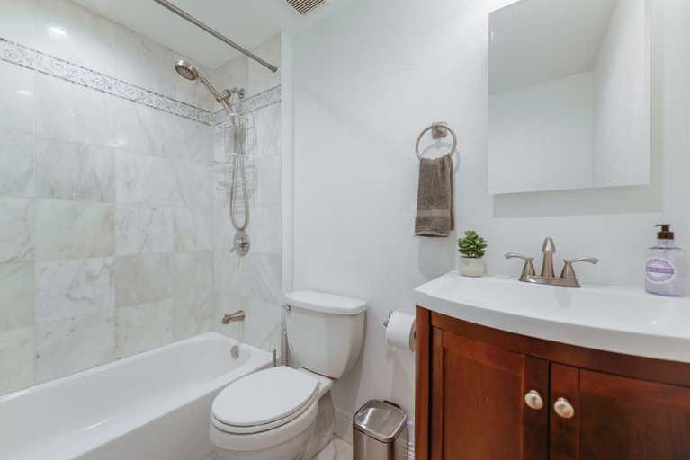 Bathroom 3, Upper East Side - Miami Home - We Host, Miami-Dade