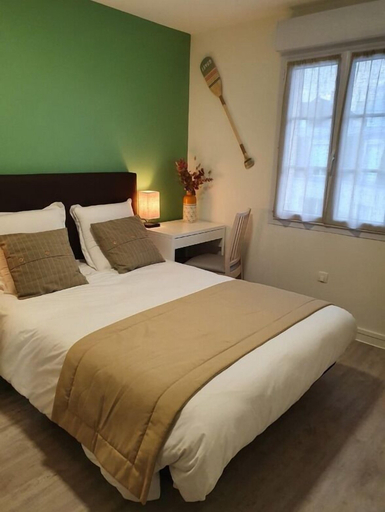 Bedroom 3, Hôtel et Chambres d'hôtes Les Mureaux - Les Chambres de la Marina, Yvelines