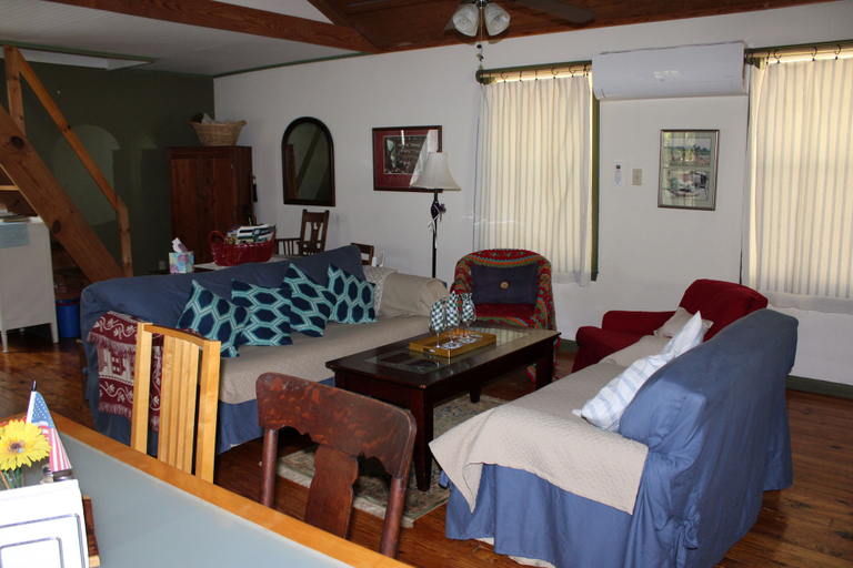 Others 5, Shalom Chalet, Garland