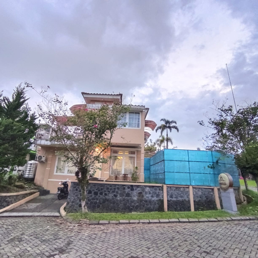 Exterior & Views 5, Villa Kota Bunga N6-22 - 4BR with Pool by Zahra Al-Jazeerah, Bogor