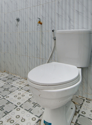 Bathroom 3, Hotel O Celine Home Syariah, Pekanbaru