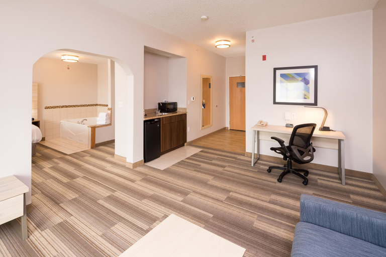 Bedroom 5, Holiday Inn Express & Suites GRAND BLANC by IHG, Genesee