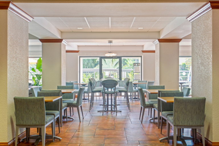 Food & Drinks 2, Holiday Inn Express & Suites CLEARWATER NORTH/DUNEDIN by IHG, Pinellas