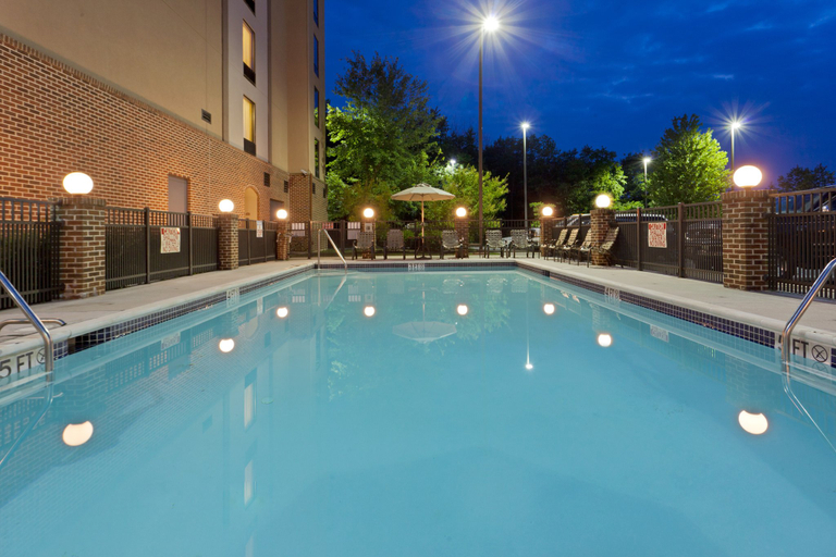 Sport & Beauty 2, Holiday Inn Express & Suites DOVER by IHG, Kent