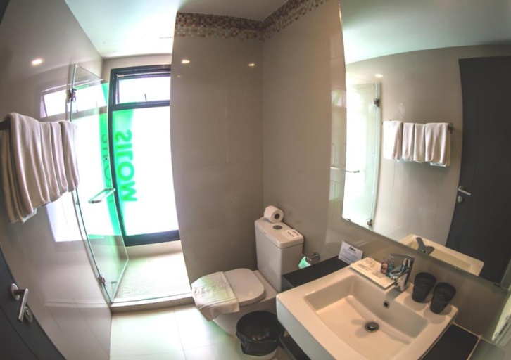 Bathroom 5, iSanook Bangkok, Bang Rak