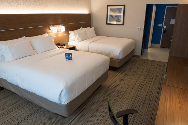 Bedroom 4, Holiday Inn Express & Suites WARSAW by IHG, Kosciusko