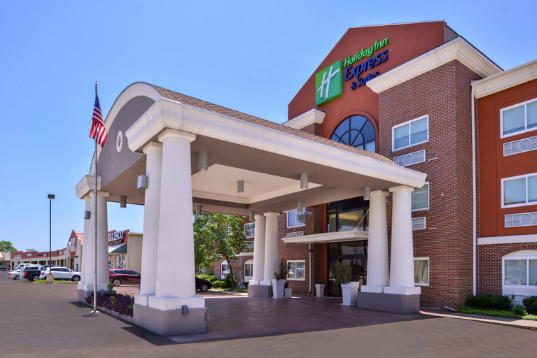 Exterior & Views 4, Holiday Inn Express & Suites ELGIN by IHG, Bastrop