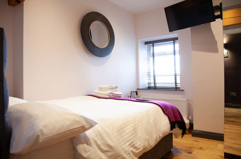 Bedroom 2, The Boshaw Trout, Kirklees
