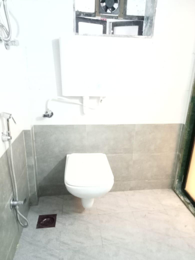 Bathroom, Hotel New Sarah Inn, Mumbai Suburban