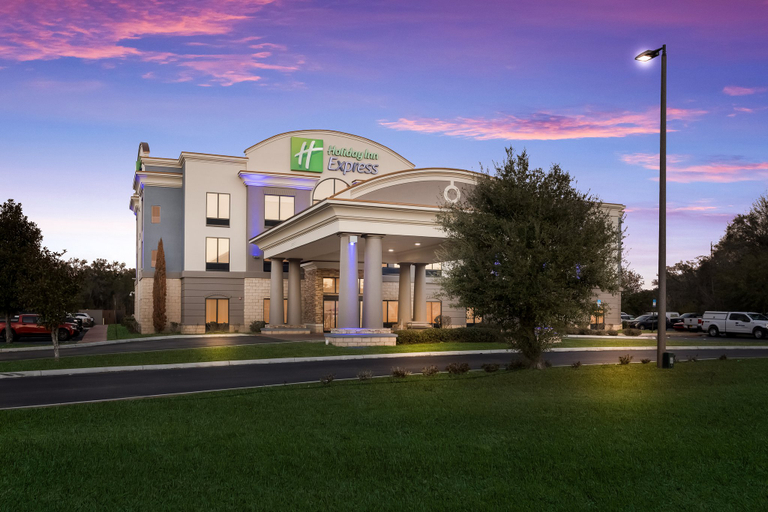 Exterior & Views 2, Holiday Inn Express & Suites PERRY by IHG, Taylor