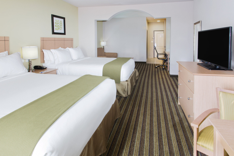 Bedroom 4, Holiday Inn Express & Suites ALVARADO by IHG, Johnson
