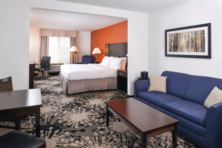 Bedroom 4, Holiday Inn Express & Suites GREENFIELD by IHG, Hancock
