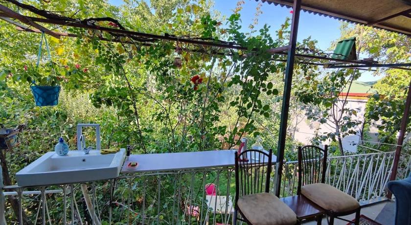 Exterior & Views 5, Cosy Cottage with fireplace and garden - Close to City centre and Skii Resort, Talas