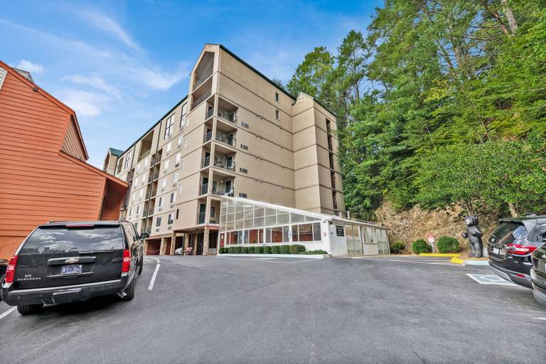 Exterior & Views 2, Raccoon Ridge Retreat, Sevier