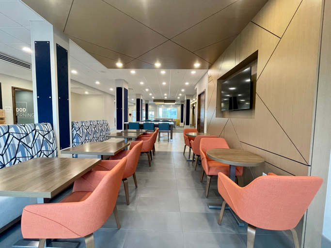 Food & Drinks 3, Holiday Inn Express & Suites FT. SMITH - AIRPORT by IHG, Sebastian