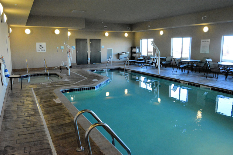 Sport & Beauty 2, Holiday Inn Express & Suites GLENDIVE by IHG, Dawson