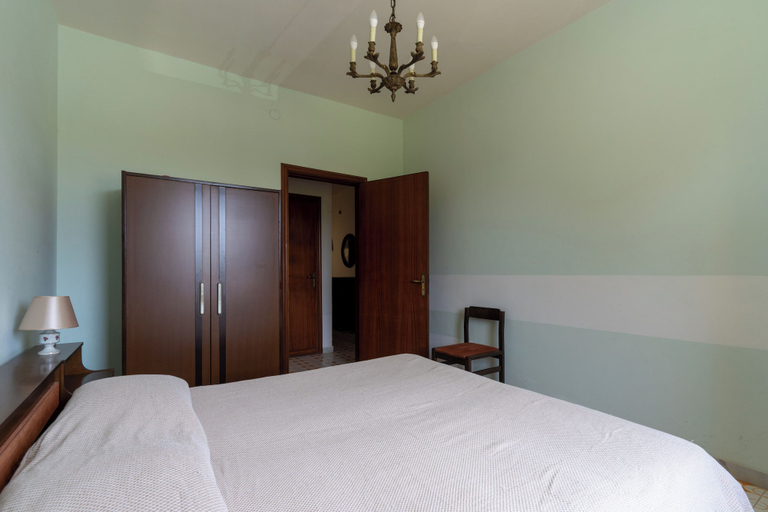 Room 4, 3548 Appartamento Helios by Barbarhouse, Lecce