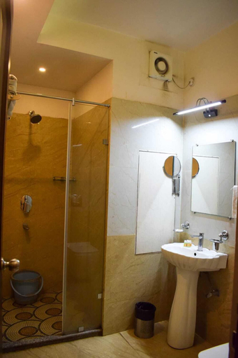 Bathroom 4, Hotel Banaras Haveli, Varanasi