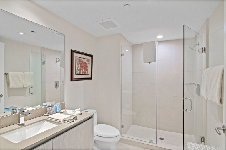 Bathroom 3, Vista Point Retreat, Broward
