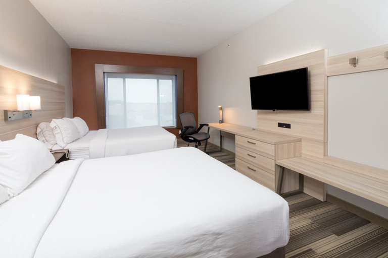 Holiday Inn Express Rochester Hills Room Type - 2 Queen Beds Suite Sofa Mobil Access Tub