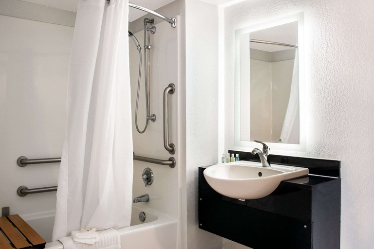 Bathroom 4, Quality Inn Santa Fe New Mexico, Santa Fe