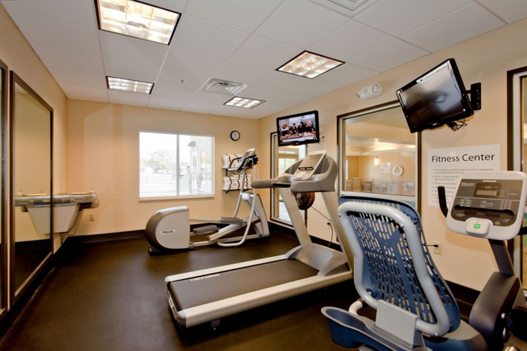 Others 5, Holiday Inn Express & Suites NEWTON by IHG, Harvey