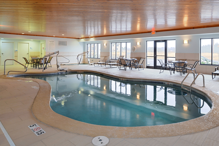 Sport & Beauty 3, Holiday Inn Express & Suites GREENFIELD by IHG, Hancock