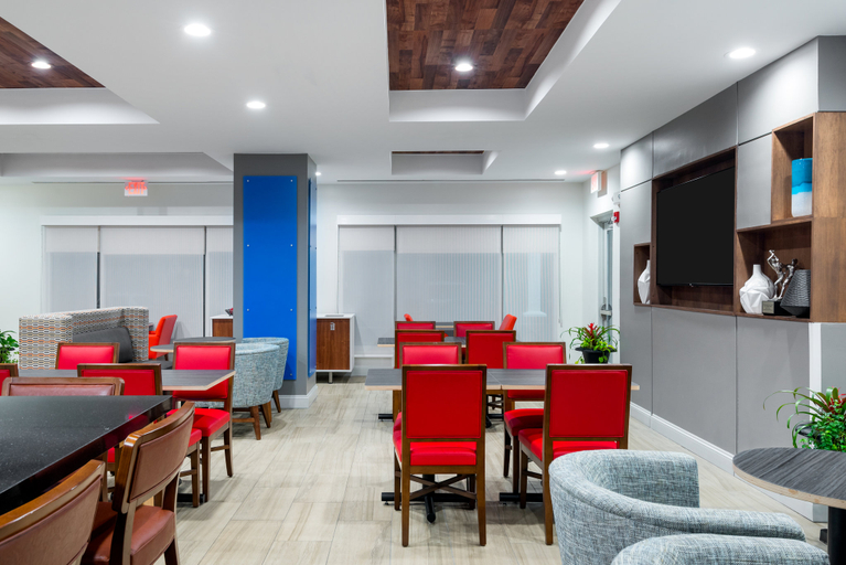 Food & Drinks 2, Holiday Inn Express & Suites FLORENCE I-95 & I-20 CIVIC CTR by IHG, Florence