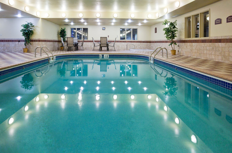 Sport & Beauty 2, Holiday Inn Express & Suites GRAND FORKS by IHG, Grand Forks