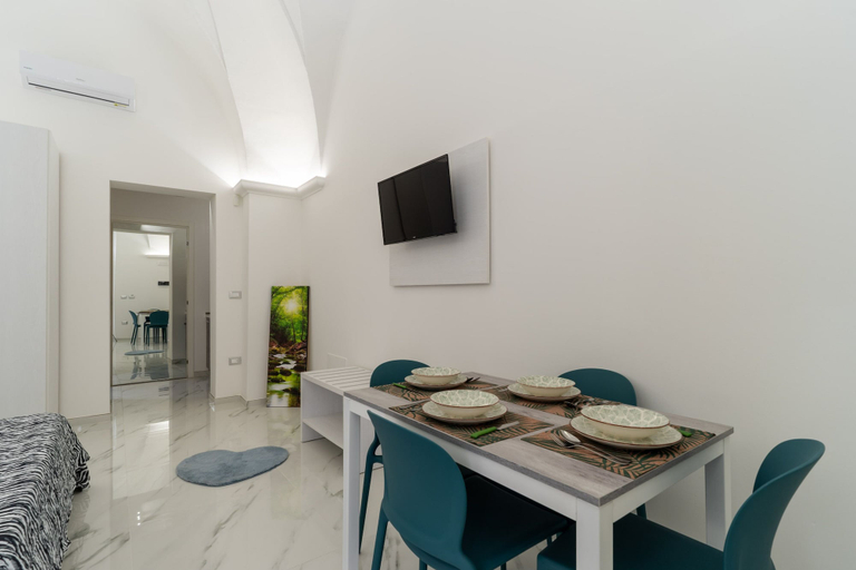 Dining 5, 3560 Le Suite di Chiara -orchidee by Barbarhouse, Lecce