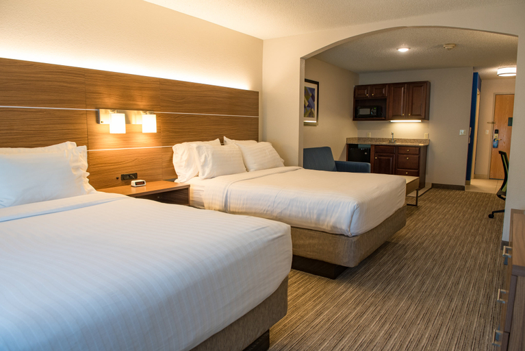 Bedroom 5, Holiday Inn Express & Suites ELKHART-SOUTH by IHG, Elkhart