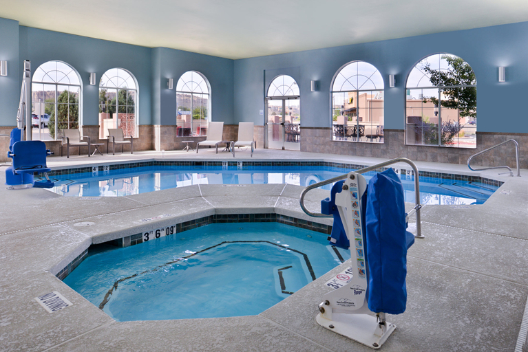 Sport & Beauty 5, Holiday Inn Express & Suites FARMINGTON (BLOOMFIELD) by IHG, San Juan