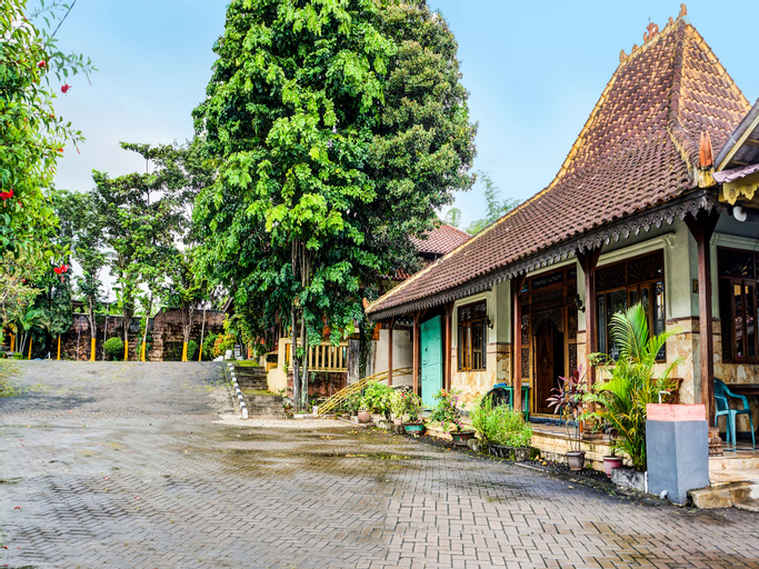 OYO 93205 Kusuma Hotel And Convention Hall, Nganjuk