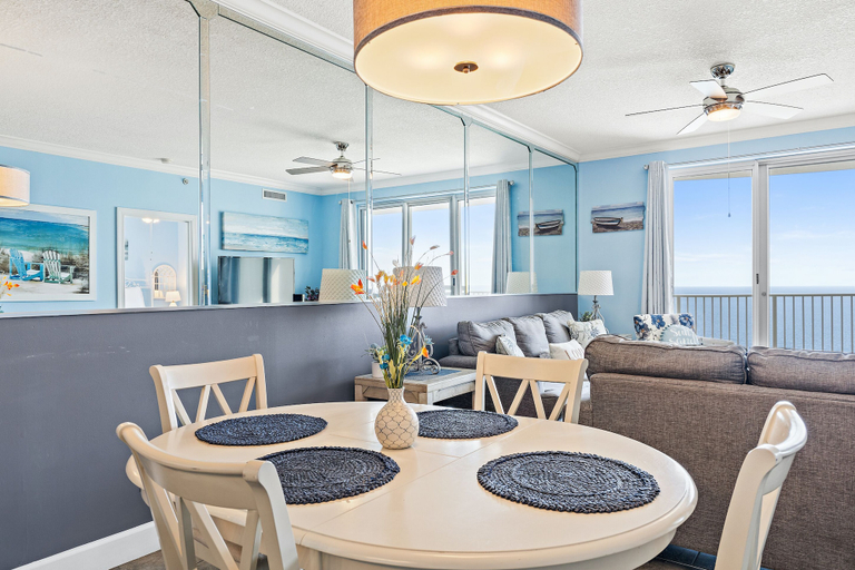 Food & Drinks 5, Twin Palms Resort by Panhandle Getaways, Bay