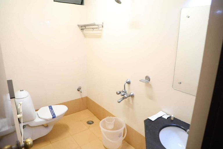 Bathroom, Hotel Shrie Shannth, Salem
