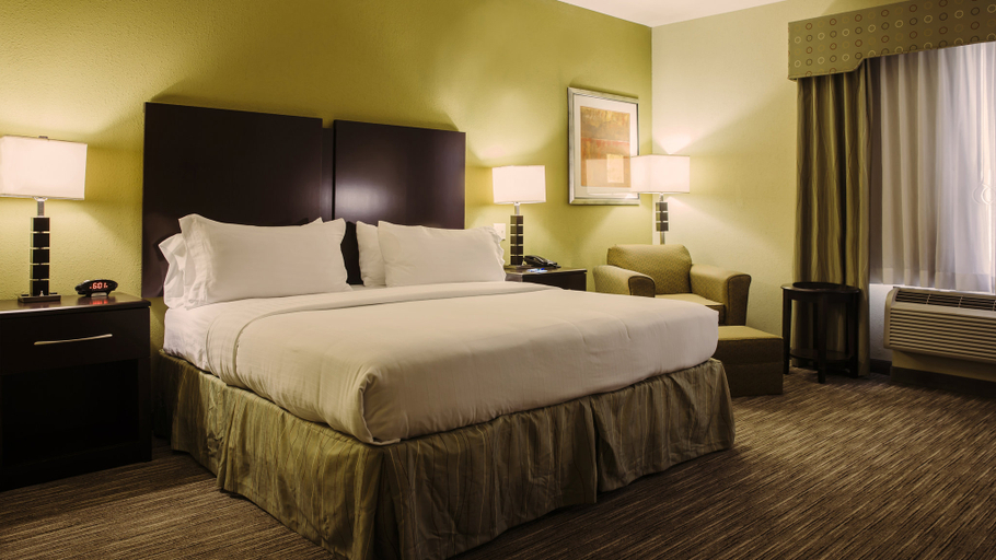 Bedroom 4, Holiday Inn Express & Suites WALLER - PRAIRIE VIEW by IHG, Houston