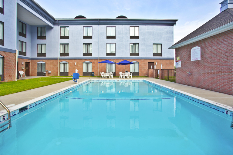 Sport & Beauty 2, Holiday Inn Express & Suites HARRINGTON by IHG, Kent