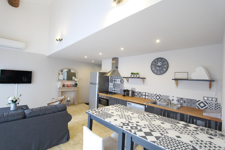 Others 4, Gite sous le figuier, Vaucluse