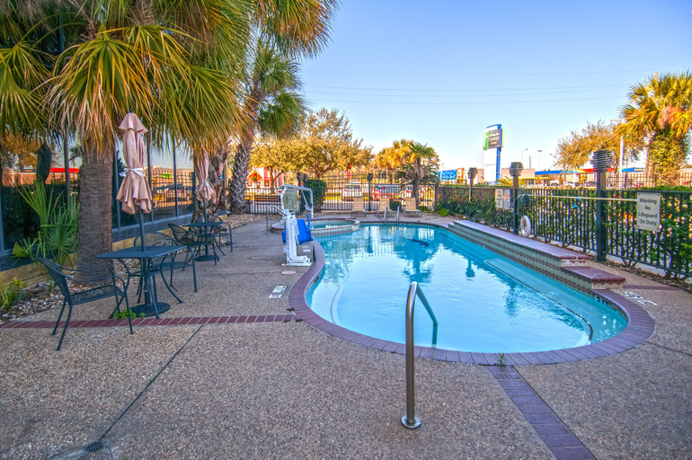 Sport & Beauty 4, Holiday Inn Express & Suites HOUSTON NORTH INTERCONTINENTAL by IHG, Houston