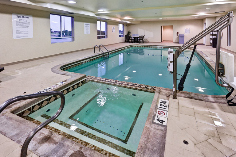 Sport & Beauty 4, Holiday Inn Express & Suites WICHITA NORTHWEST MAIZE K-96 by IHG, Sedgwick