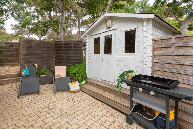 Others 5, Le Mimosa, mobil-home climatisé au cœur du vignoble et à quelques mètres de la mer, Var