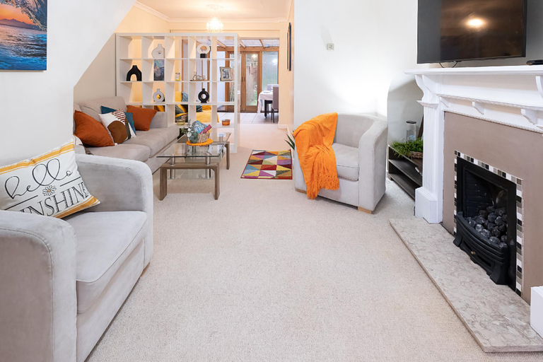 Others 5, Charming family house in High Wycombe, Buckinghamshire