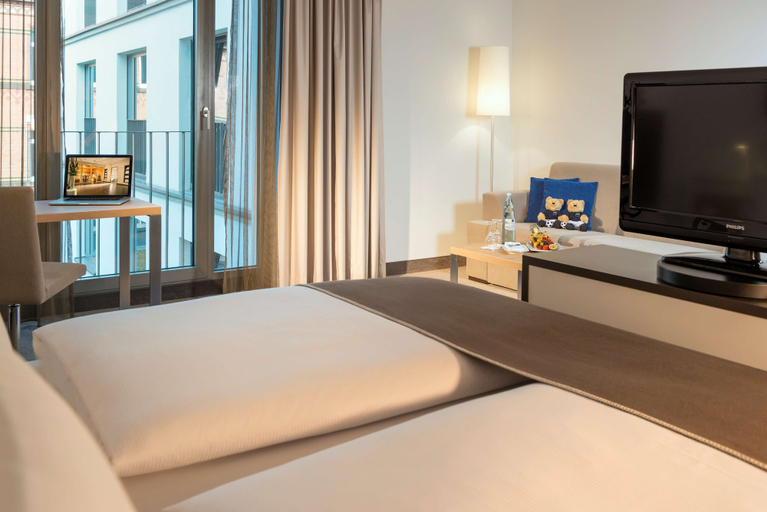 Bedroom 2, Dorint Hotel Hamburg-Eppendorf, Hamburg