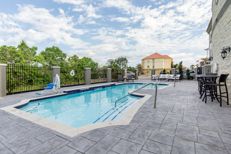 Sport & Beauty 5, Holiday Inn Express & Suites HOUSTON-ALVIN by IHG, Brazoria